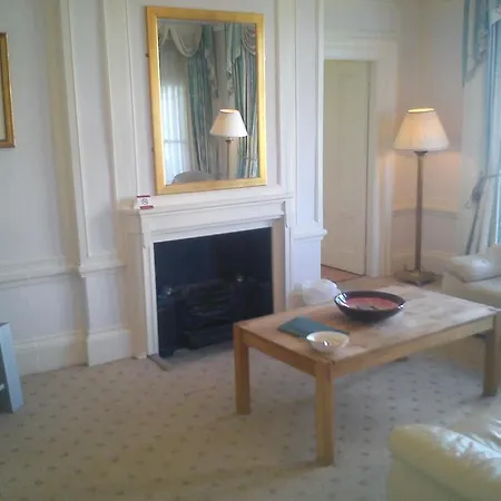 Ambassador 3*