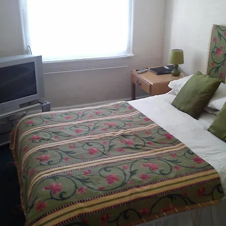 Ambassador Hotel 3*