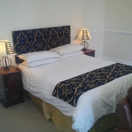 Ambassador Hotel 3*