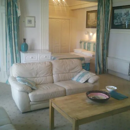Ambassador Hotel 3*