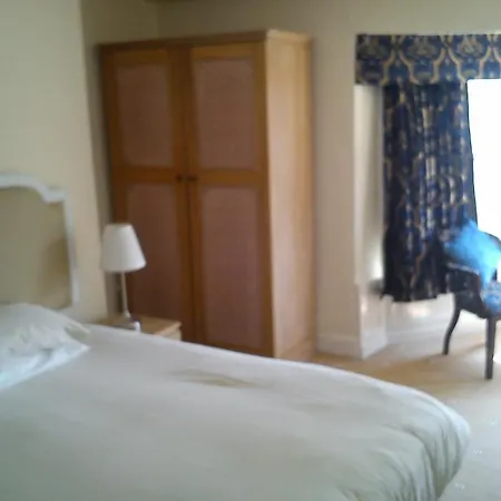 Ambassador 3*